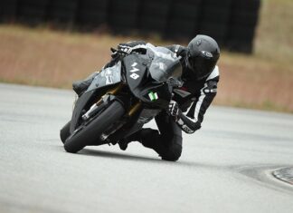 Ile koni ma s1000rr? Ile koni ma s1000rr?