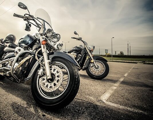 Ile jedzie motor 250?