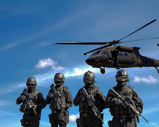 Czy policja może mierzyć prędkość samochodu od tyłu?