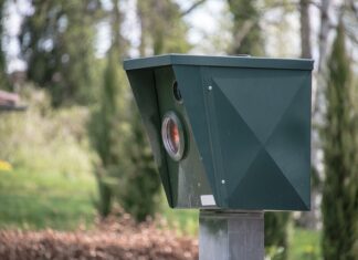 Czy fotoradar łapie z dwóch stron?