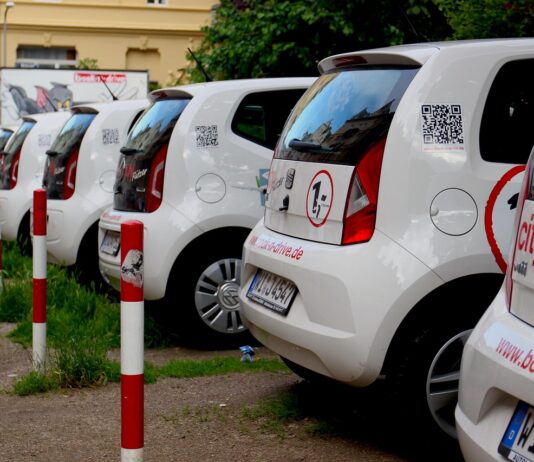 Na co zwrócić uwagę przed podpisaniem umowy najmu samochodu? Na co zwrócić uwagę przed podpisaniem umowy najmu samochodu